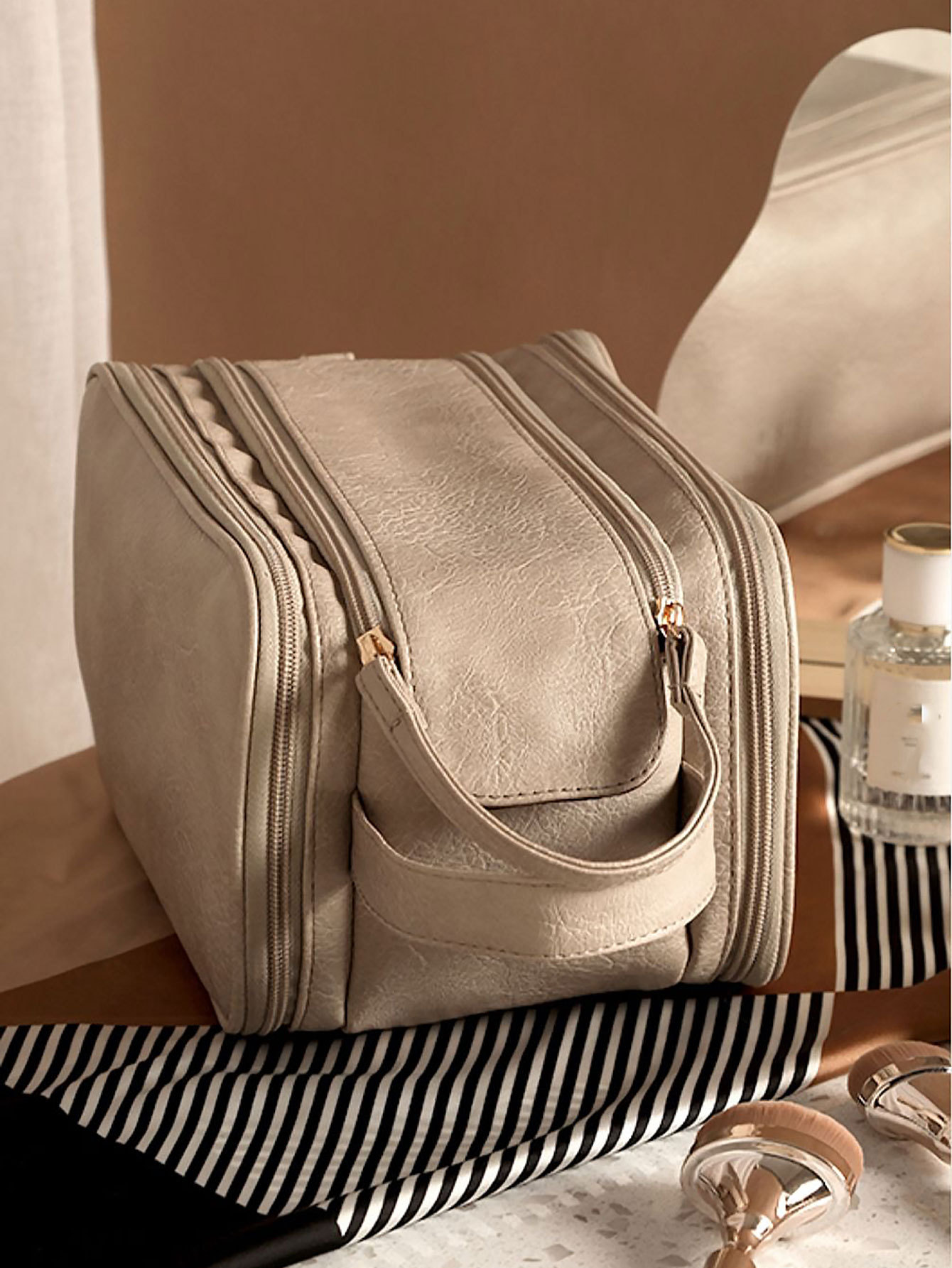 حقيبة مكياج جديدة متعددة الوظا - مراجعة Women Bags Goyard وسعره